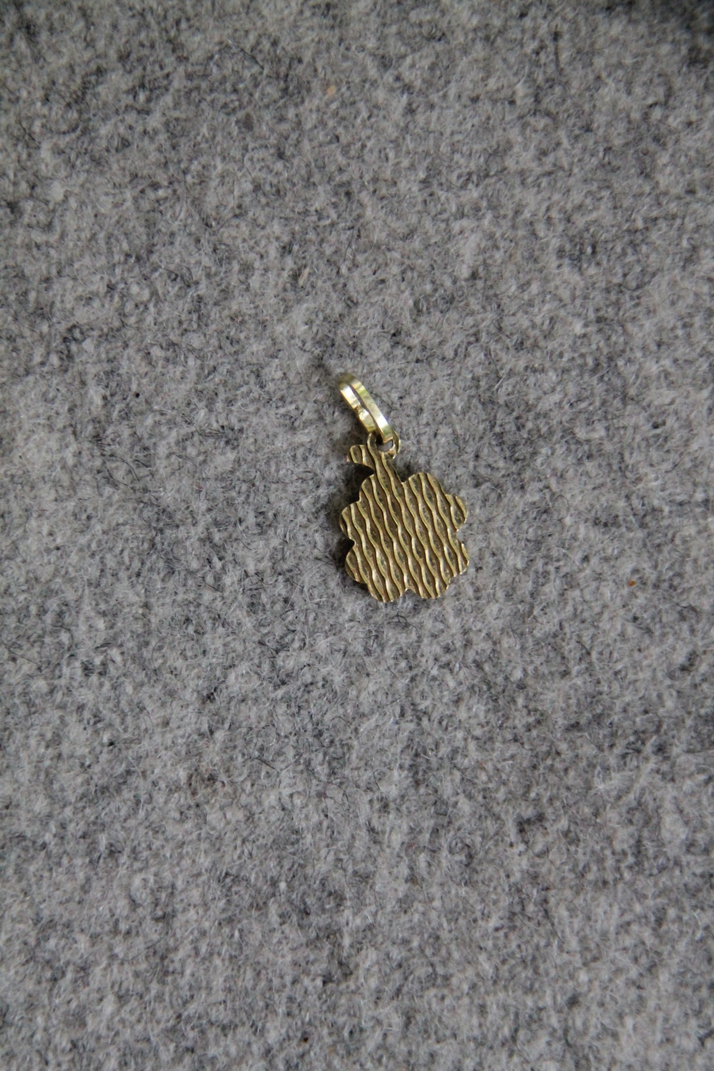CHARMS COLLECTION FÜR KINDER I STOFFARMBAND mit Kleeblatt I 8K GOLD