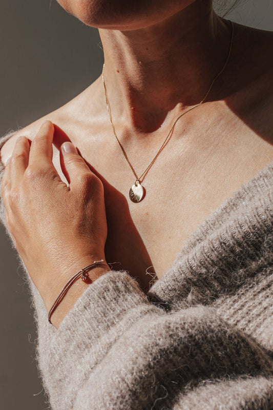 BOND I STOFFARMBAND mit Geburtsstein als Anhänger I 8K GOLD