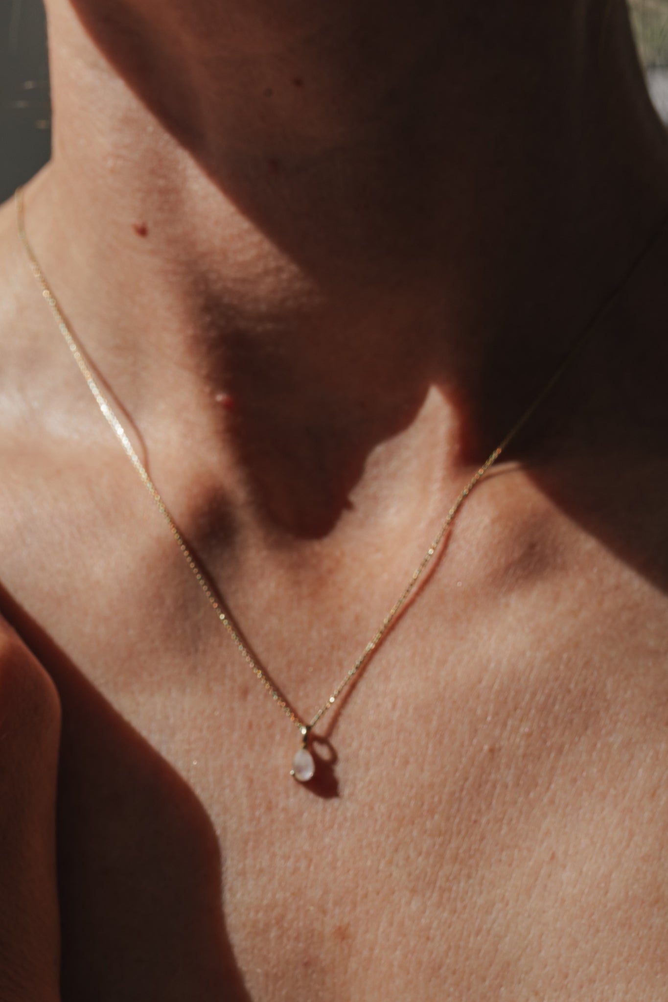 BIRTHSTONE I KETTE 8K GOLD Mittellang, sehr fein mit Geburtsstein als Anhänger