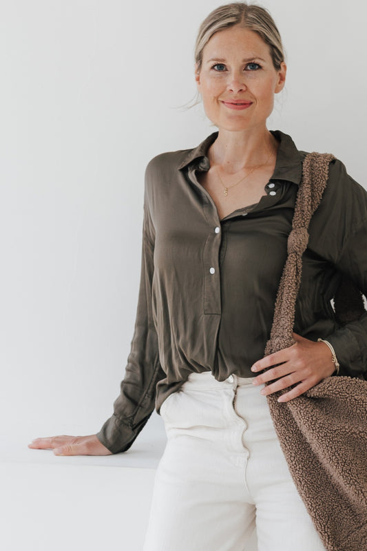 WRITE YOUR STORY I INITIAL KETTE 8K GOLD Mittellang, filigran mit einem Initial in 10 mm