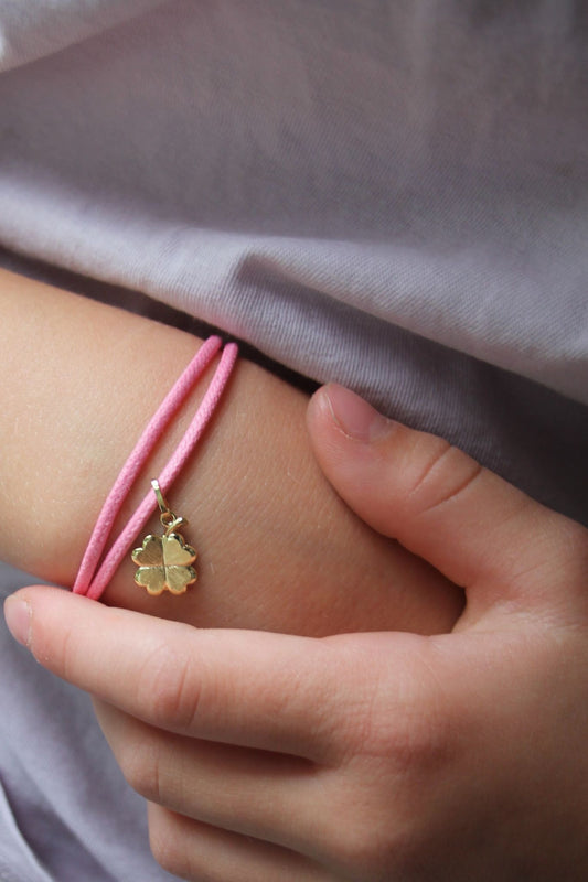 CHARMS COLLECTION FÜR KINDER I STOFFARMBAND mit Kleeblatt I 8K GOLD