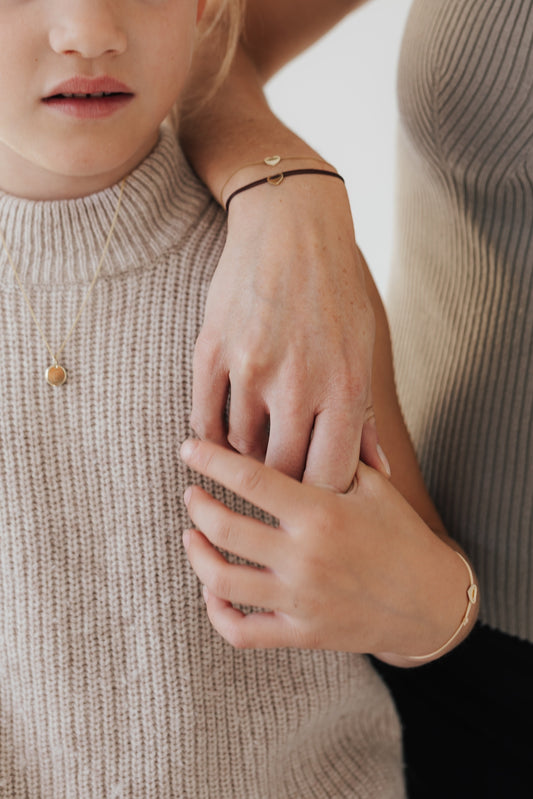 MYLOVE I STOFFARMBAND FÜR KINDER mit Herz als Anhänger I 8K GOLD