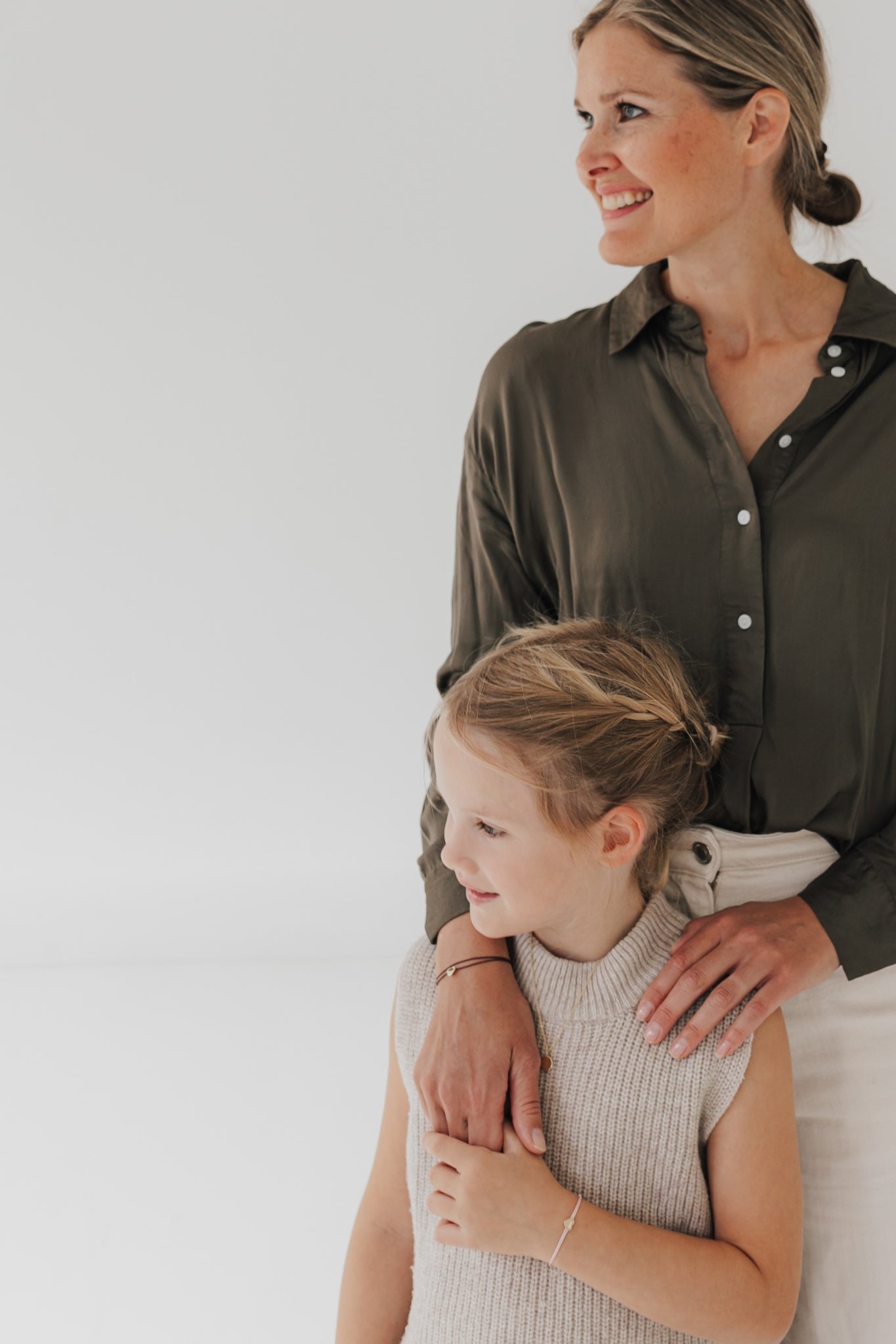 MYLOVE I STOFFARMBAND FÜR KINDER mit Herz als Anhänger I 8K GOLD