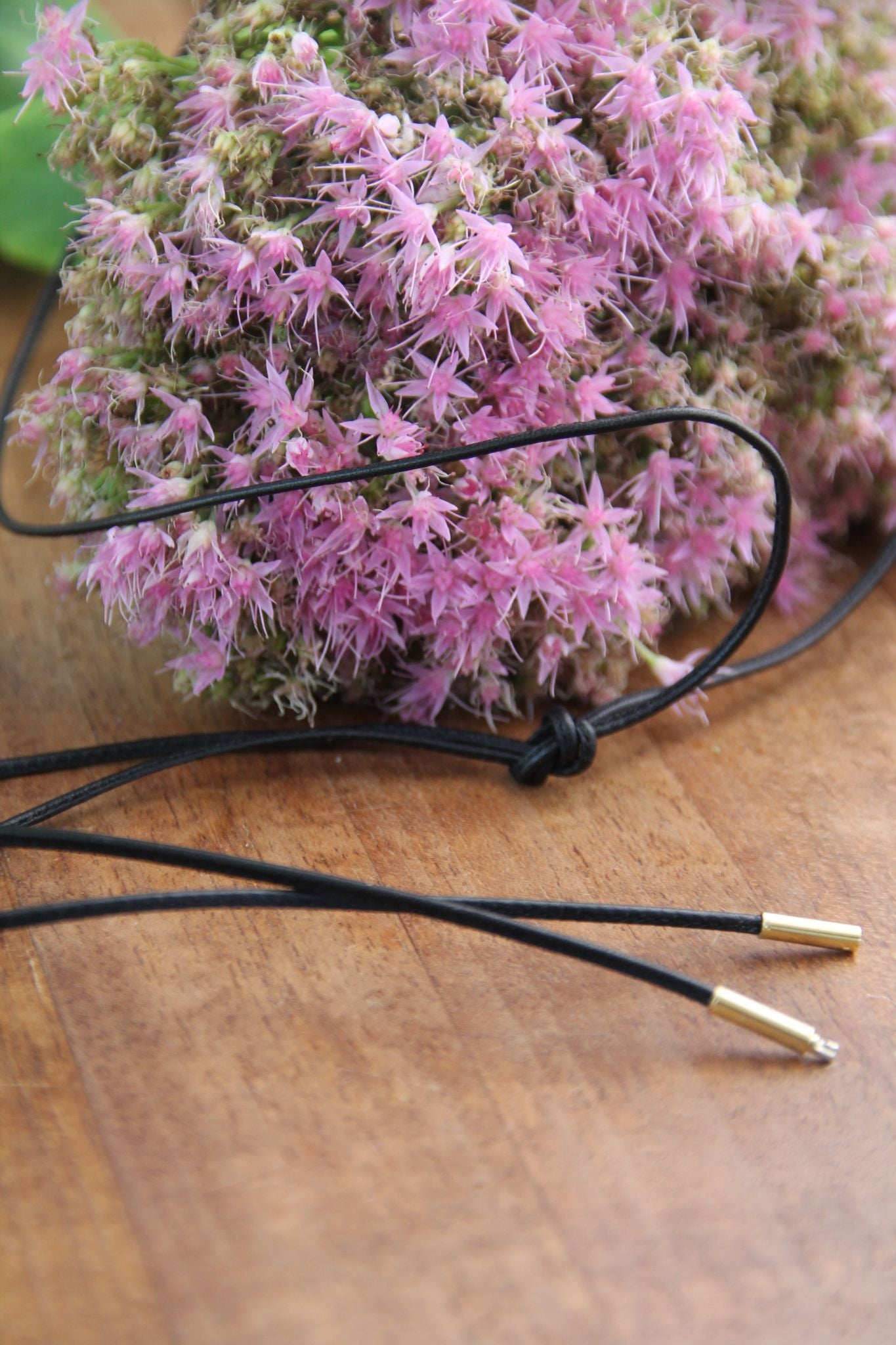 STITCHED LEATHER I Verstellbares Halsband aus genähtem Leder 110 cm