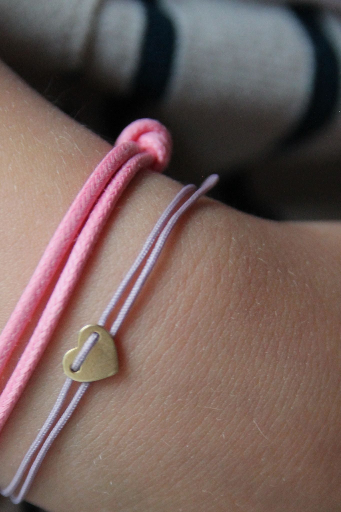 MYLOVE I STOFFARMBAND FÜR KINDER mit Herz als Anhänger I 8K GOLD