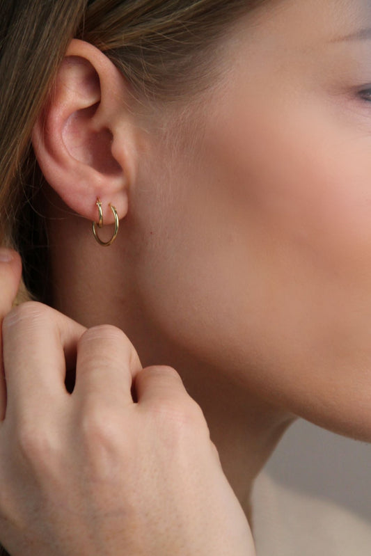 BASIC HOOP I OHRRING 8K GOLD mittel, 15 mm