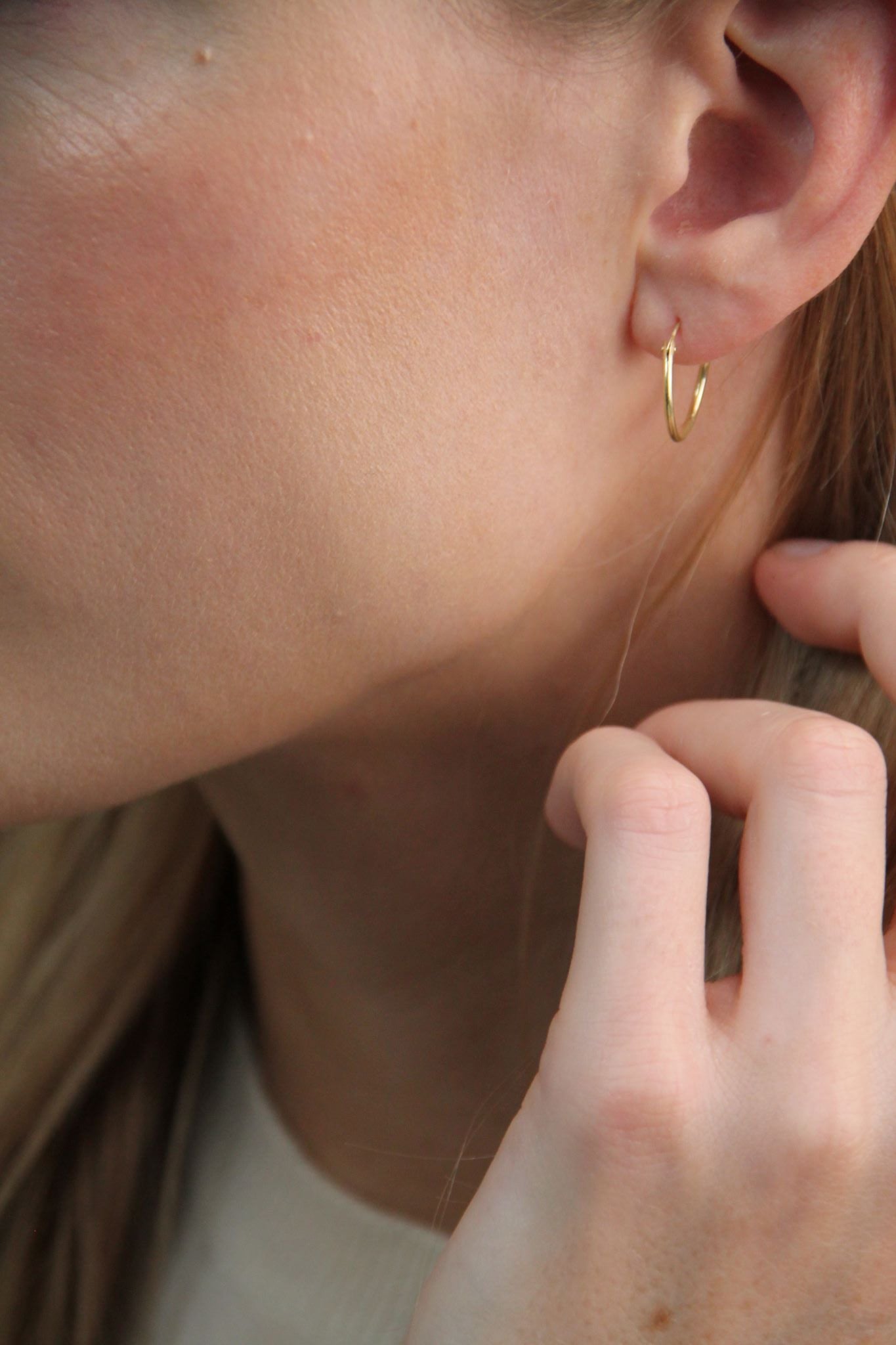 BASIC HOOP I OHRRING 8K GOLD mittel, 15 mm