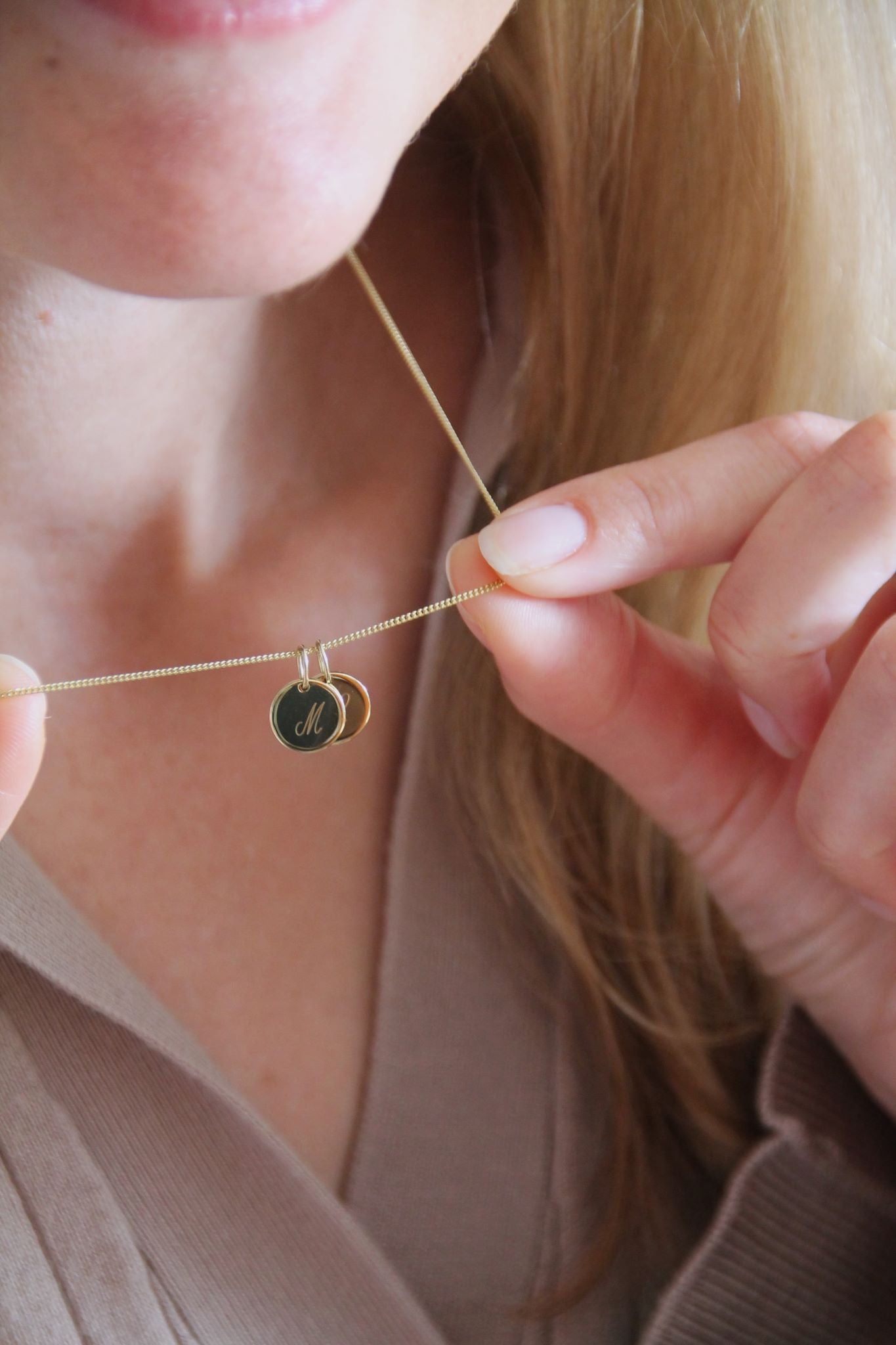 GROWTH I KETTE 8K GOLD Kurz, filigran mit zwei kleinen Plättchen in 10 mm