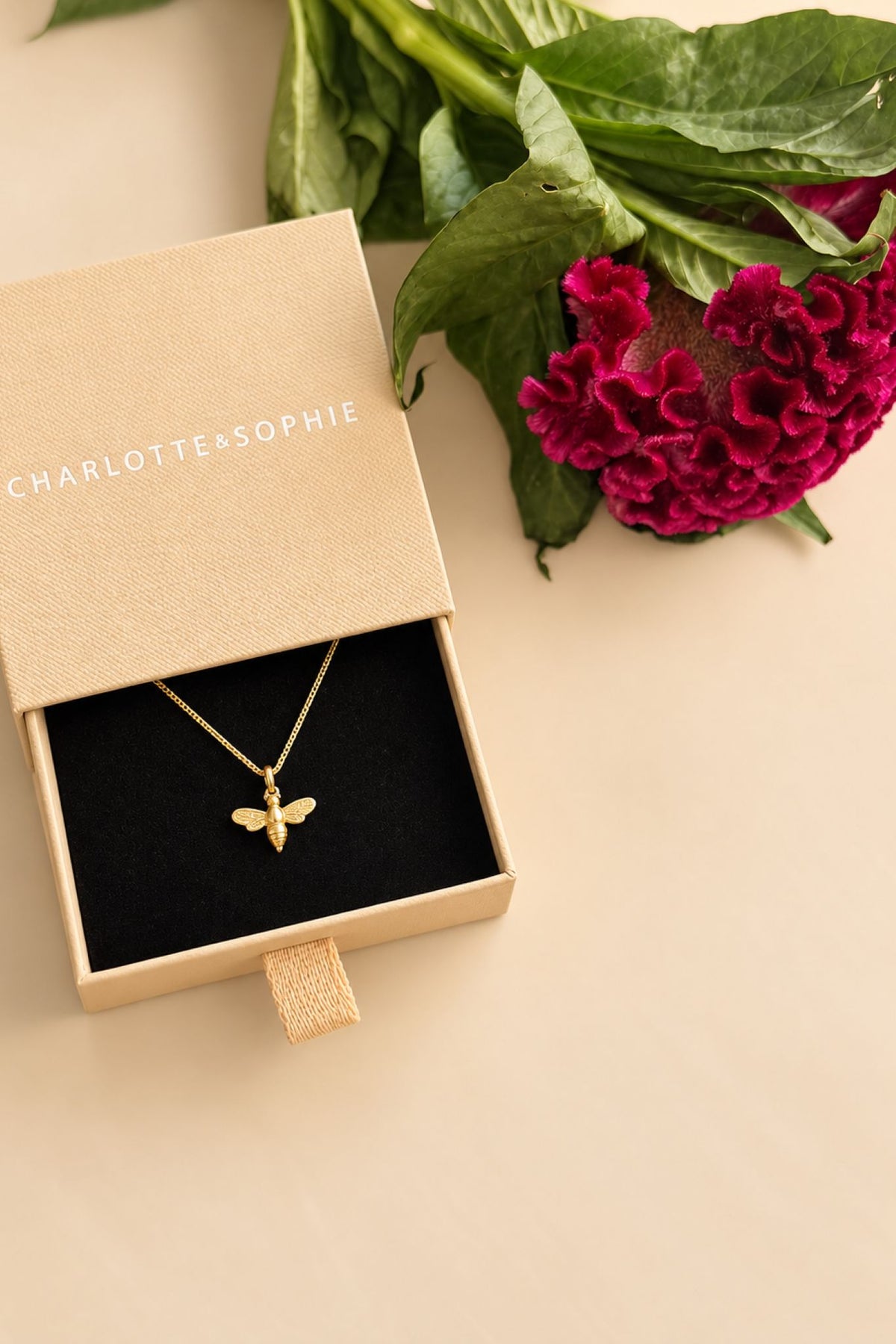 TOGETHER Biene Anhänger I VERGOLDET - 8K GOLD