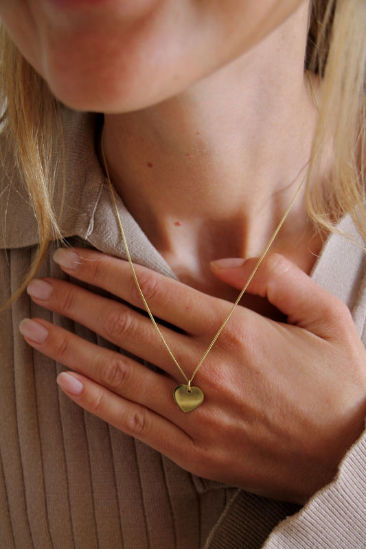 BIG LOVE I KETTE 8K GOLD Mittellang mit großem Herz