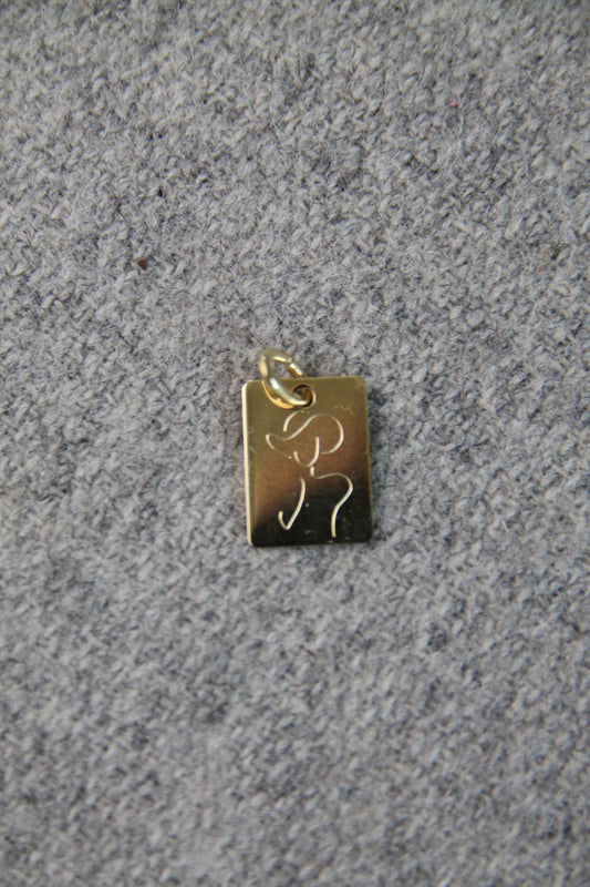 EINZELNER RECHTECKIGER ANHÄNGER mit der Silhouette einer Frau I 8 K GOLD