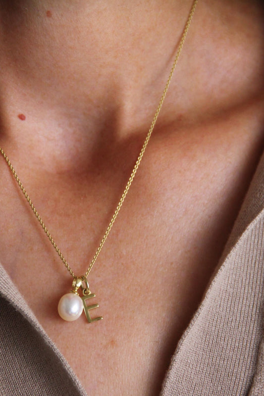SMALL PEARL I KETTE 8K GOLD Kurz, filigran mit kleiner Süßwasser-Zuchtperle