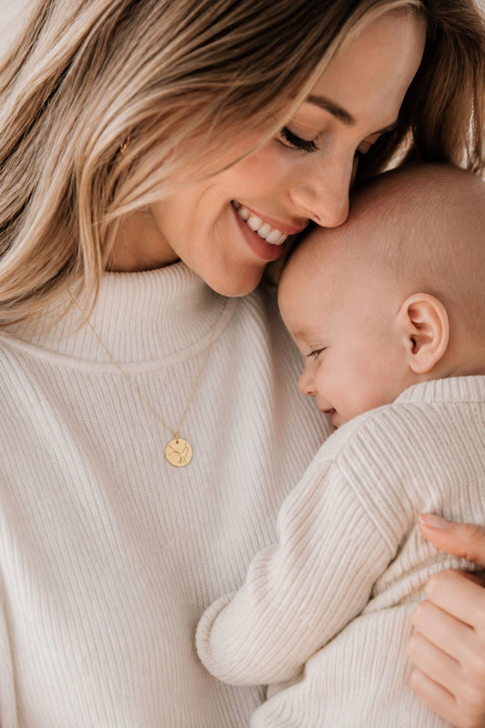MOTHERS DAY EDITION I KETTE 8K GOLD mit Mama-Kind Zeichnung als Gravur