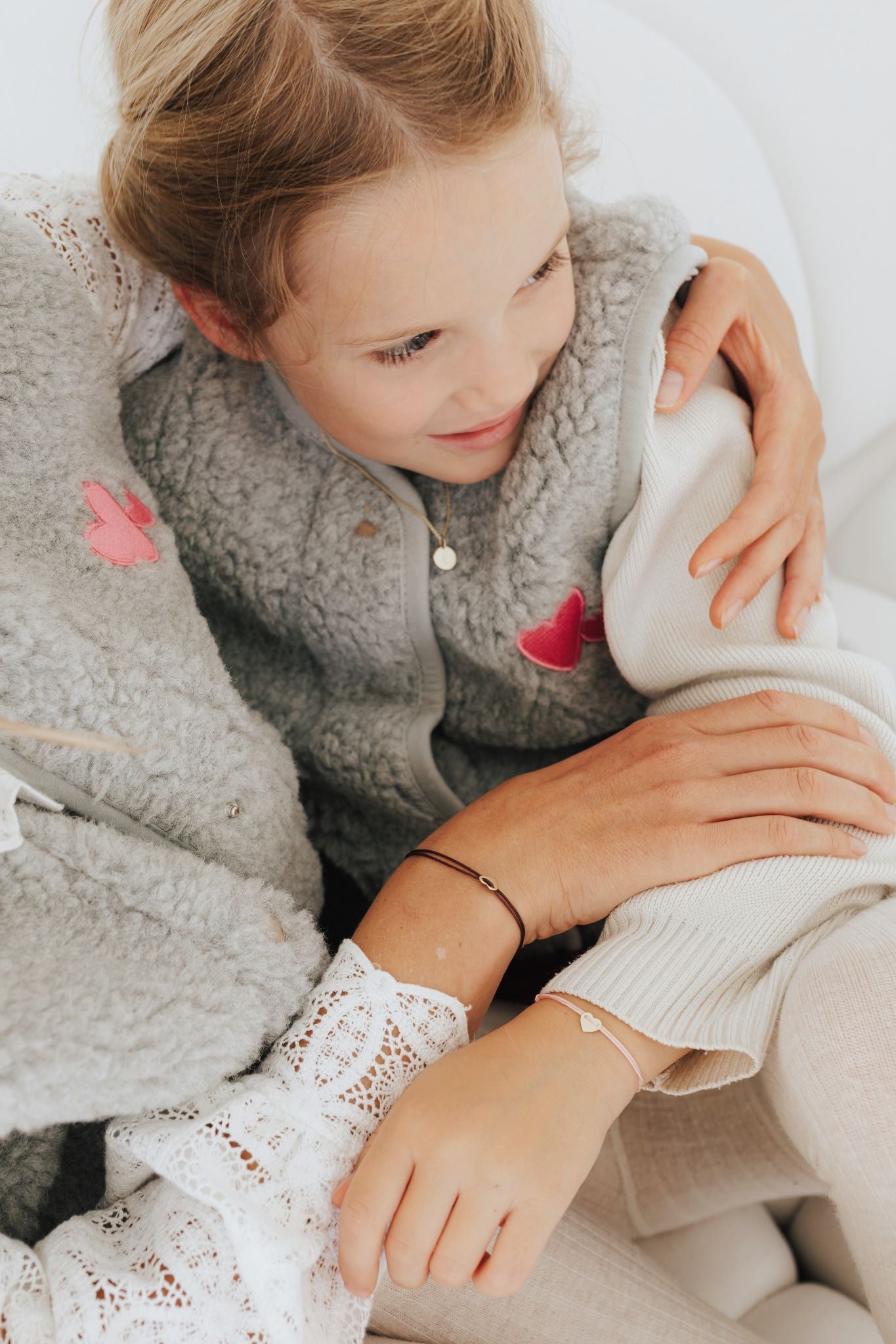 SPRING / SUMMER EDITION MYLOVE I LILA STOFFARMBAND mit eingefasstem Herz