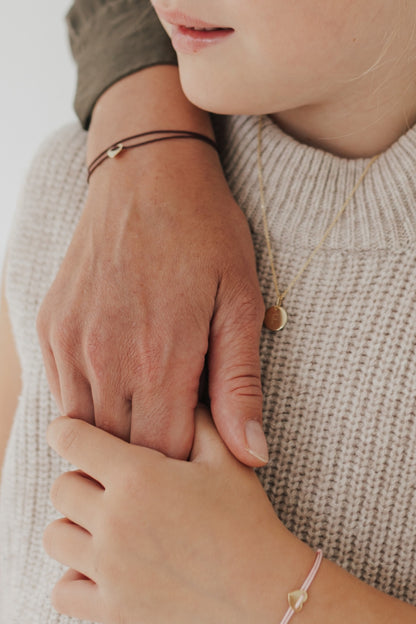 AURA I KINDERKETTE 8K GOLD Kurz, filigran mit kleinem Plättchen in 10 mm