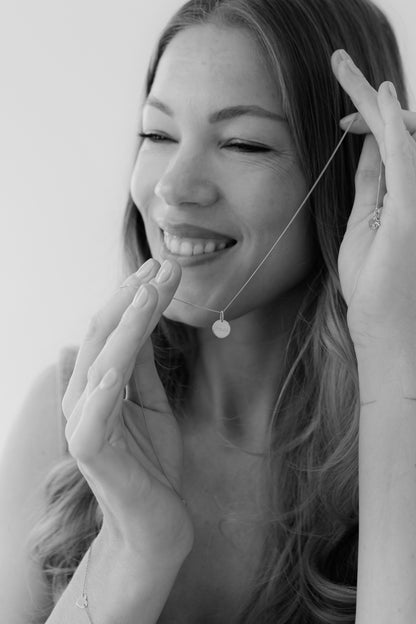 KIND I KETTE 8K GOLD Kurz, filigran mit kleinem Plättchen in 10 mm