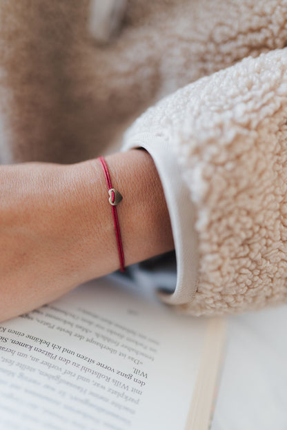 MYLOVE I WEINROTES STOFFARMBAND mit eingefasstem Herz