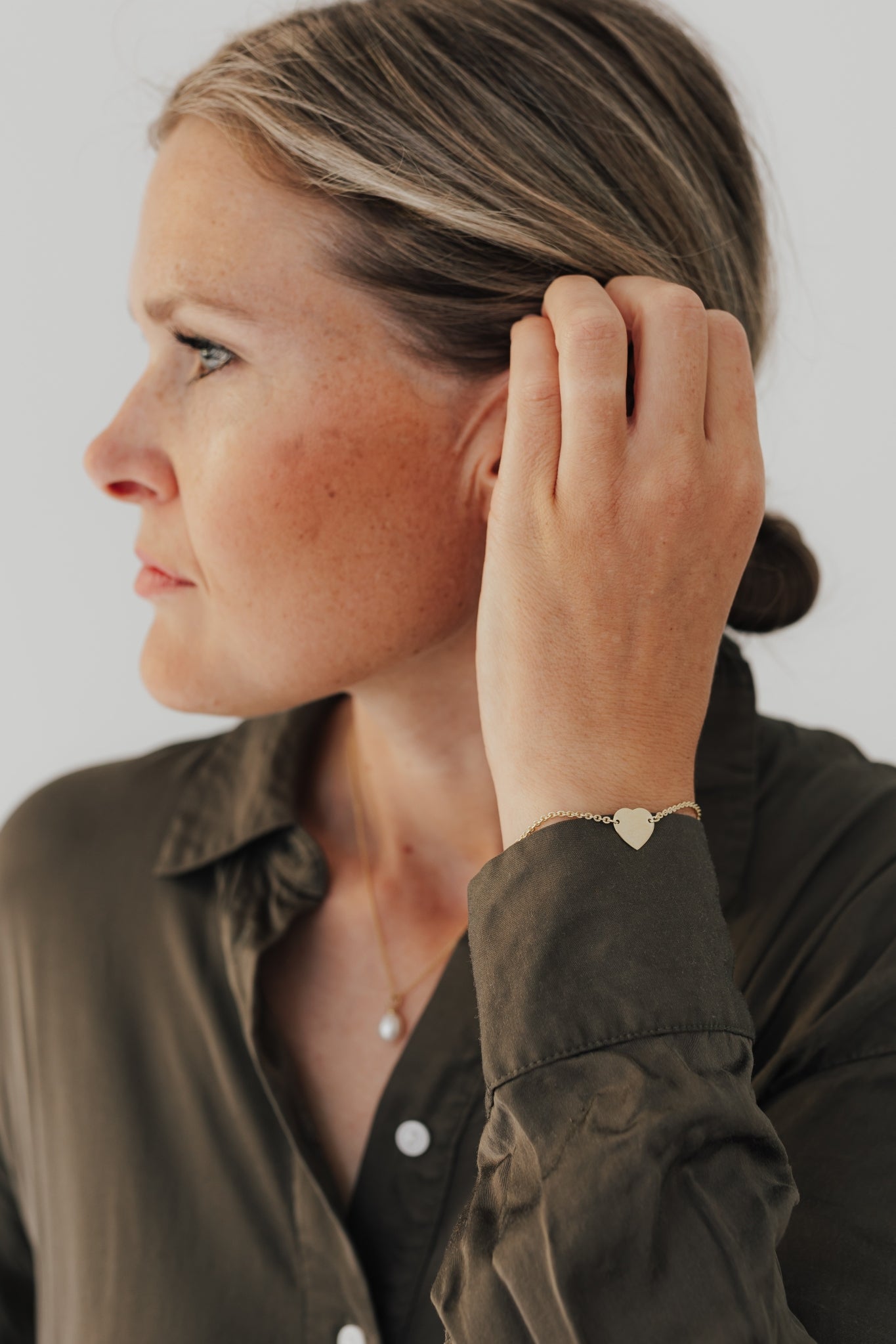 HEART I ARMBAND 8K GOLD Eingefasstes Herz in 12 mm