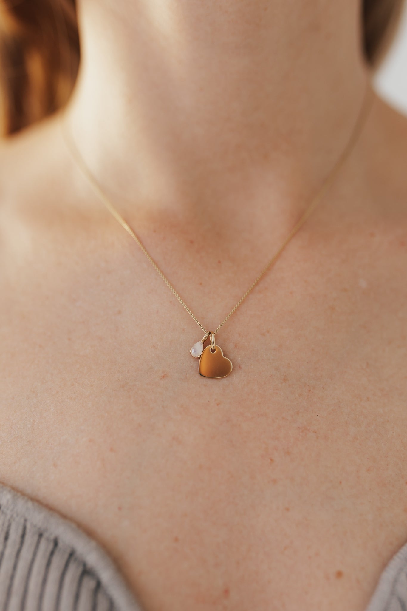 LOVE MORE I KETTE 8K GOLD Mittellang, filigran mit Herz in 10 mm und Geburtsstein