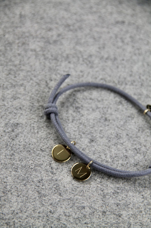 CHARMS COLLECTION I STOFFARMBAND mit zwei runden Plättchen I 8K GOLD
