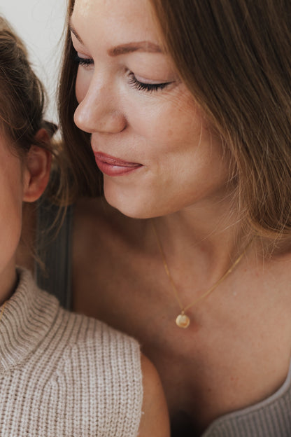 KIND I KETTE 8K GOLD Kurz, filigran mit kleinem Plättchen in 10 mm