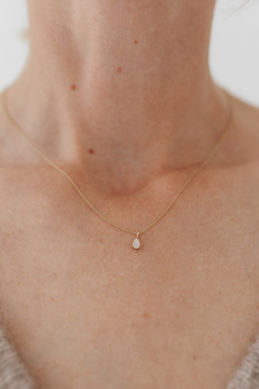 BIRTHSTONE I KETTE 8K GOLD Mittellang, sehr fein mit Geburtsstein als Anhänger