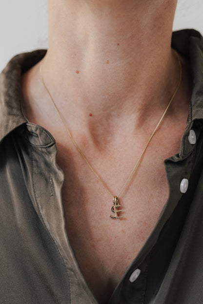 WRITE YOUR STORY 2 I INITIAL KETTE 8K GOLD Mittellang, filigran mit zwei Initialen in 10 mm