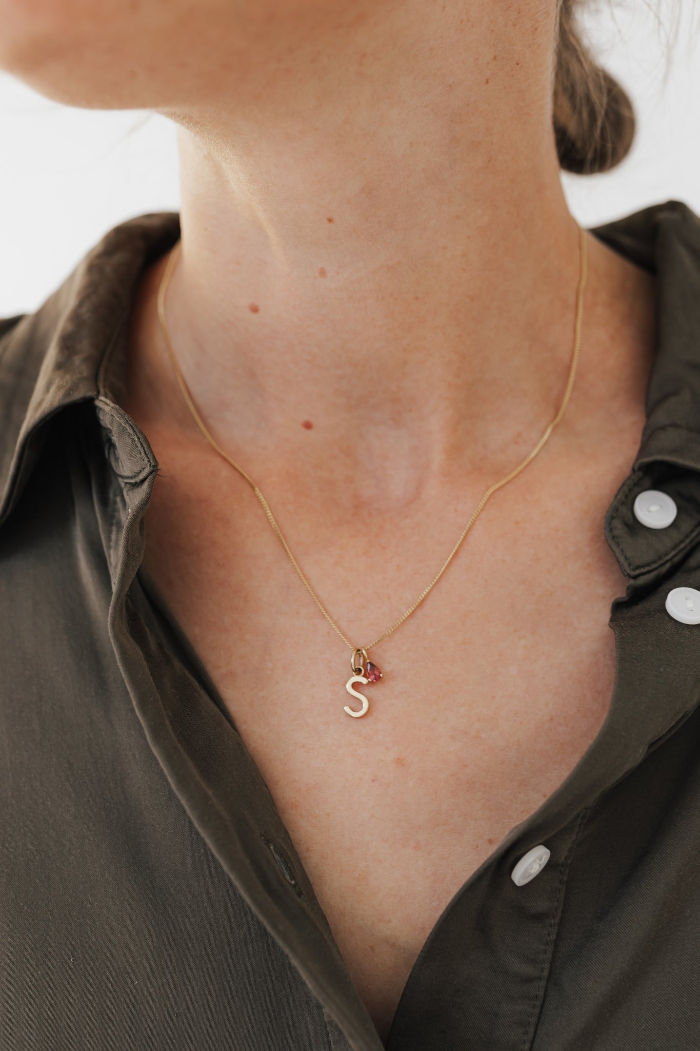 WRITE YOUR STORY I KETTE 8K GOLD Mittellang, mit Initial und Geburtsstein als Anhänger