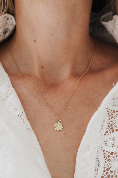 HOPE I KETTE 8K GOLD Mittellang, filigran mit Kleeblatt