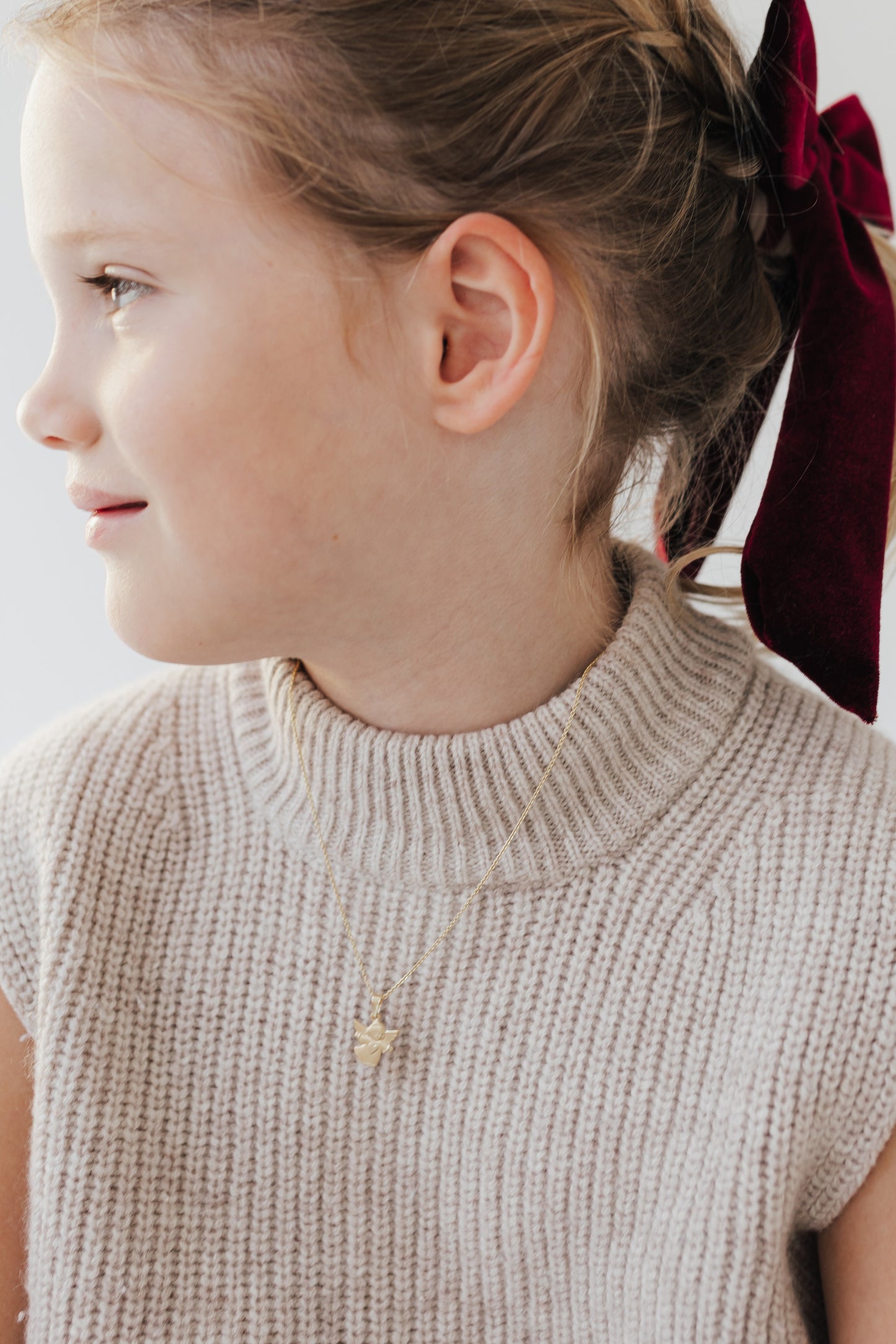 AUREA I KINDERKETTE 8K GOLD Kurz, filigran mit Schutzengel als Anhänger