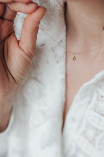 RISE I KETTE 8K GOLD Mittellang, sehr fein mit Herz