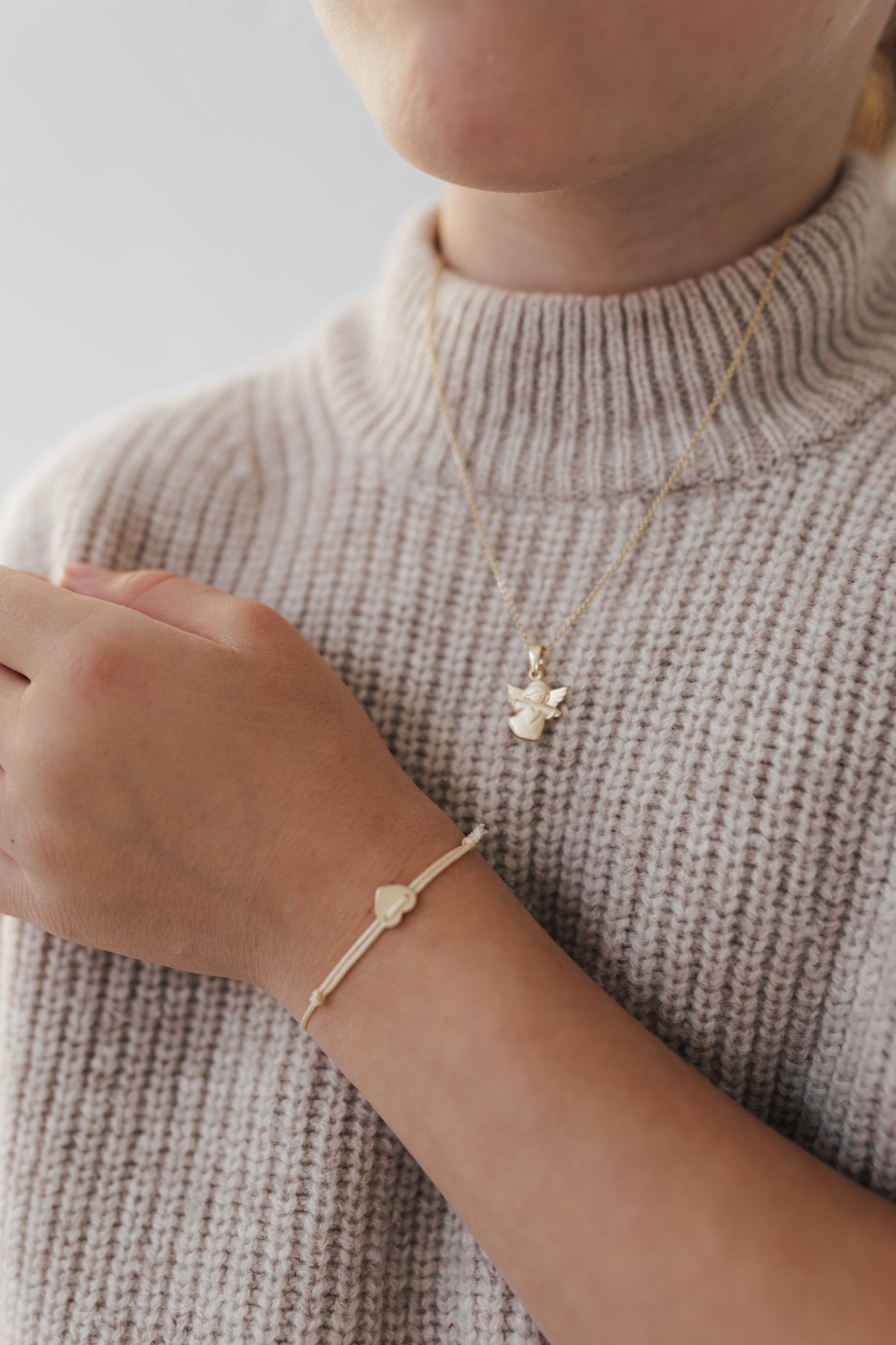 AUREA I KINDERKETTE 8K GOLD Kurz, filigran mit Schutzengel als Anhänger