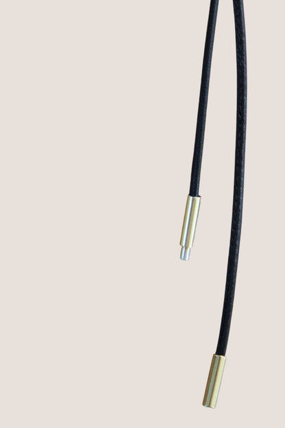 STITCHED LEATHER I Verstellbares Halsband mit 14 mm Gravurplättchen als Anhänger