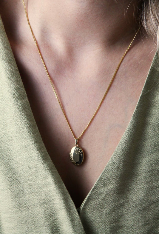 PHOTOGRAPH I KETTE 8K GOLD Lang, filigran mit einem Medaillon in 25 mm