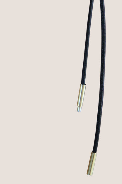 STITCHED LEATHER I Verstellbares Halsband aus genähtem Leder 110 cm