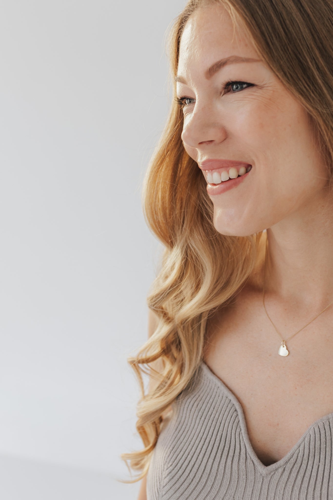 LOVE I KETTE 8K GOLD Mittellang, filigran mit Herz in 10 mm