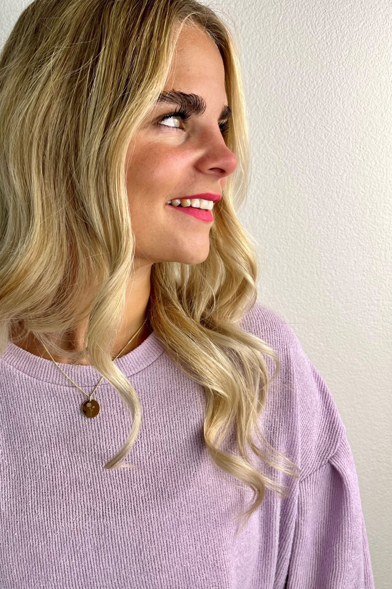 blooming GRACE I KETTE 8K GOLD MIT GEBURTSBLUME Lang, filigran mit großem Plättchen in 16 mm