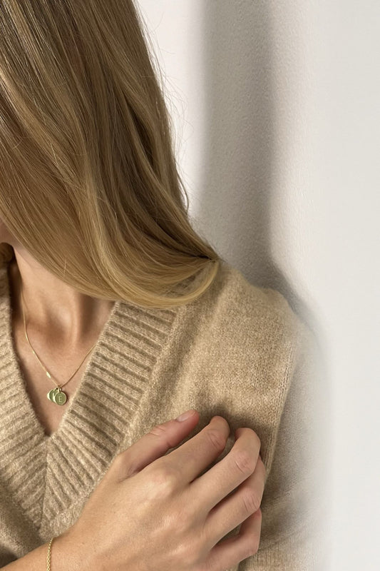 GROWTH I KETTE 8K GOLD Kurz, filigran mit zwei kleinen Plättchen in 10 mm